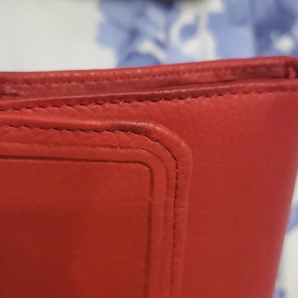 New Rolfs Essentials Women's Zip Back Red Checkbook Wallet - Picture 10 of 12